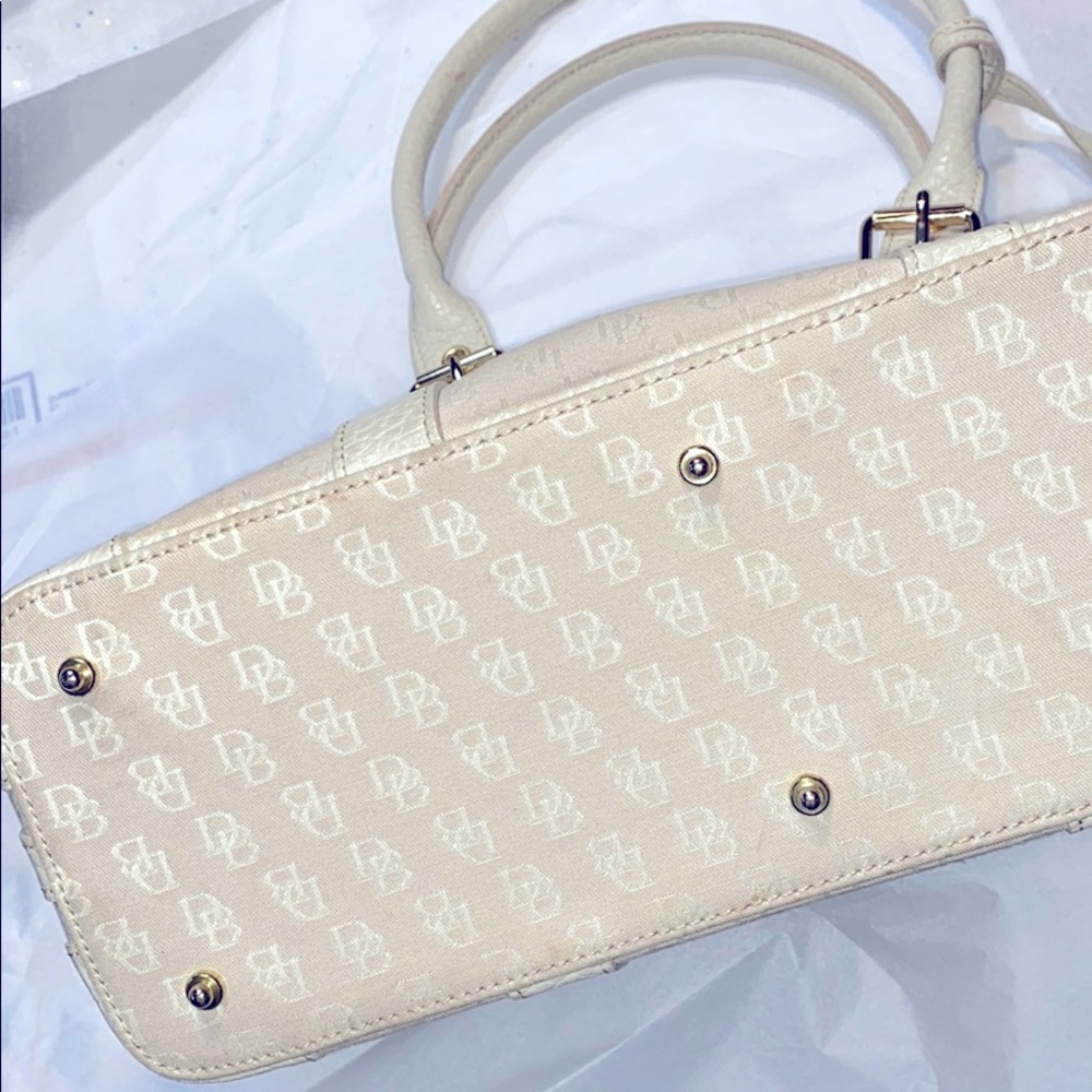 Dooney & Bourke signature satchel bag cream ivory - Picture 7 of 16